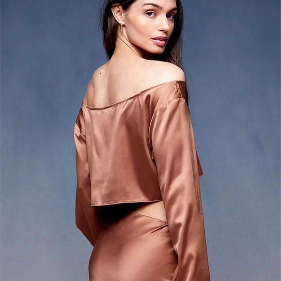 NWT Ryan Destiny x PacSun Elegant Brown Satin Unbothered Off-The-Shoulder Top - Picture 7 of 8